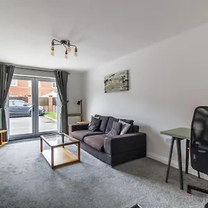 2 Bedroom Flat, Glasshoughton Apartment Castleford