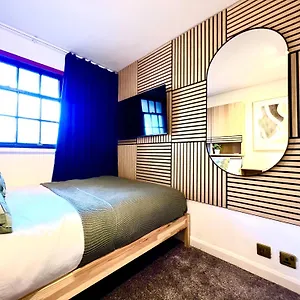 Stunning 2 Bed Apartment, In The Heart Of Exeter! Exeter